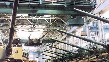 北京一家軍廠,規(guī)模大的員工4300多人,曾是全國第四大軸承廠